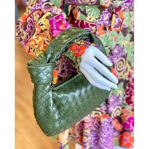 NEW ACCESSORY CONCIERGE women's braided hattie bag in beige